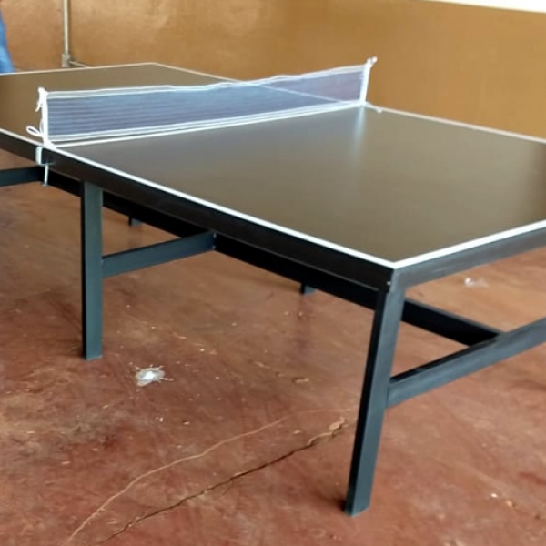 Mesa de Ping Pong com Pés Fixos em Ferro - Gamitos Bilhares
